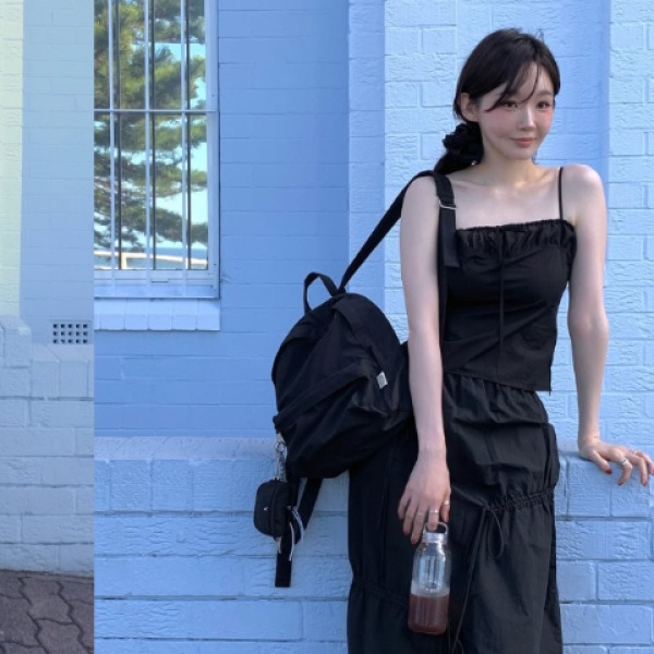 축의금으로 1000만원? 친한 언니 결혼식에 통크게 쐈다는 연예인, 올블랙룩