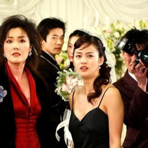 모두 경악! 23살 이 여배우, 조폭 출신 19살 연상 남편과 결혼한 이유