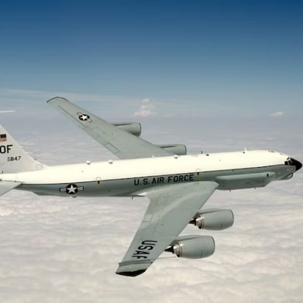 북한군 공격 징후! 한반도에 미 공군 2대 뿐인 전략정찰기 최초 전개!