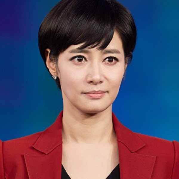 남편이 ''가족관계 증명서 위조하고'' 접근해서 출산까지 했다는 아나운서