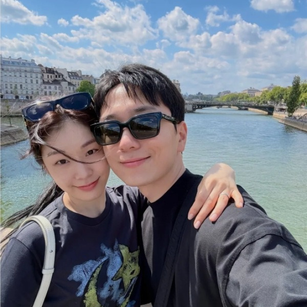 '곰신 탈출 피겨여왕' 파리에서 포착된 김연아♥고우림 부부의 가죽자켓 룩