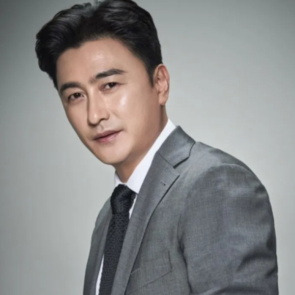 30년 동안 번 돈을 ''어머니 빚 갚는 데 썼다가'' 결국 연락 끊고 산다는 유명인