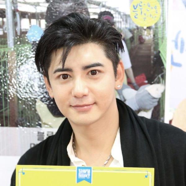 서프라이즈 촬영만 1,000번했지만, 심장병 앓는 딸 때문에 은퇴한 남배우