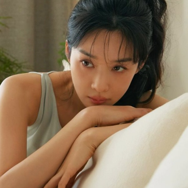 “48kg 유지하려고”… 하루 종일 굶는다는 40대 여배우의 충격 고백