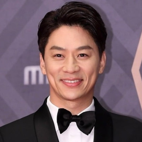 송혜교와 데뷔했는데 20년 무명 생활하다 신동엽 덕분에 성공한 배우의 정체