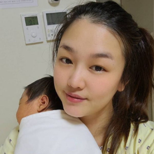 “왜 네 명이나 낳니?” 무명 끝에 넷째 임신하자 구박받은 가수의 눈물