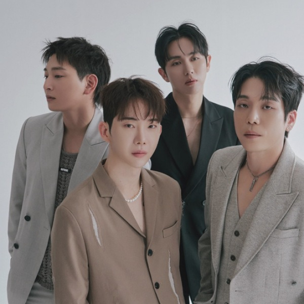 히트곡이 몇갠데..'3년 정산금이 21만원'이 전부였던 연예인, 올블랙룩