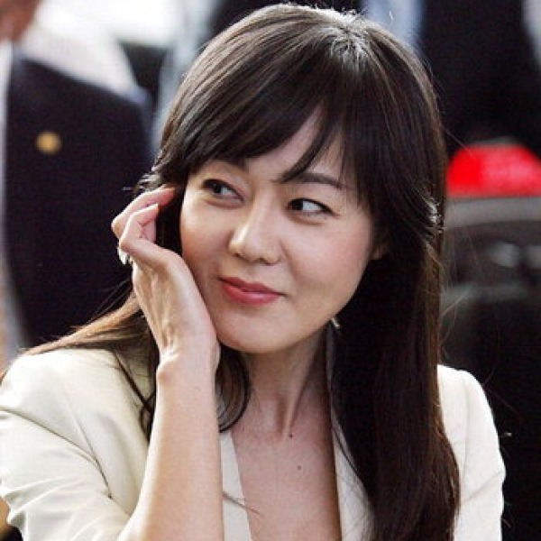 재벌들의 구애 다 뿌리치고 8년 함께한 매니저와 결혼한 월드스타 여배우