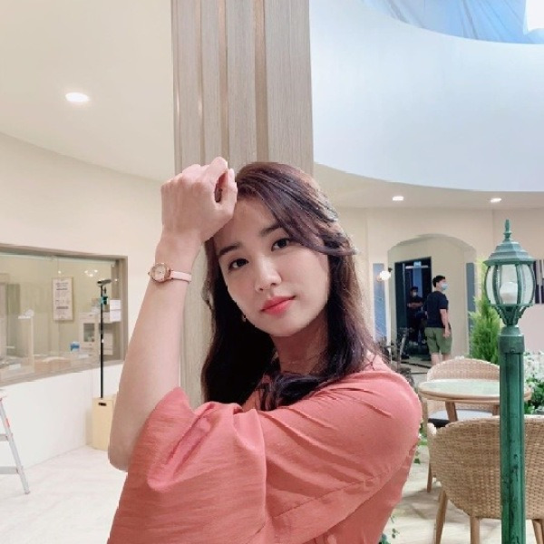 노안이라고 캐스팅될 때마다 신세경한테 밀려 억울하다는 톱 여배우