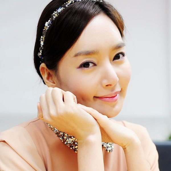 “결혼식 당일 파혼” 두 번의 결혼 취소 후 유명 로펌 변호사와 몰래 결혼한 여배우