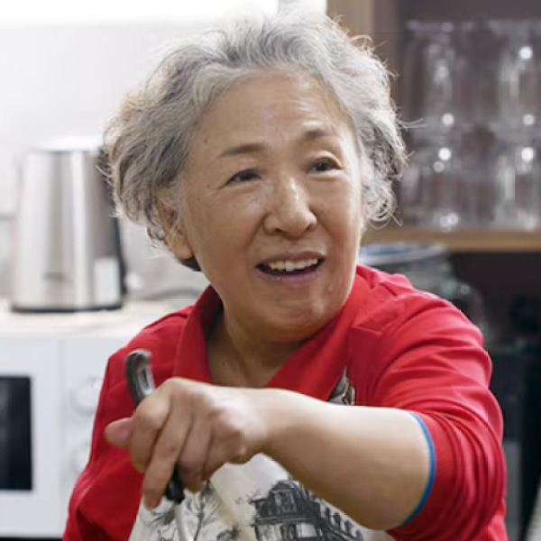 대장암 3기 판정받고 ''항암치료만 12번 받았는데'' 활동 중이라는 여배우