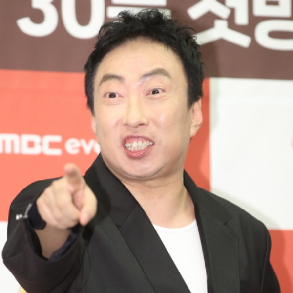 "방송 이미지와 다르게" 5억 기부부터 착한 태도까지 알고보니 마음 따뜻한 개그맨의 정체