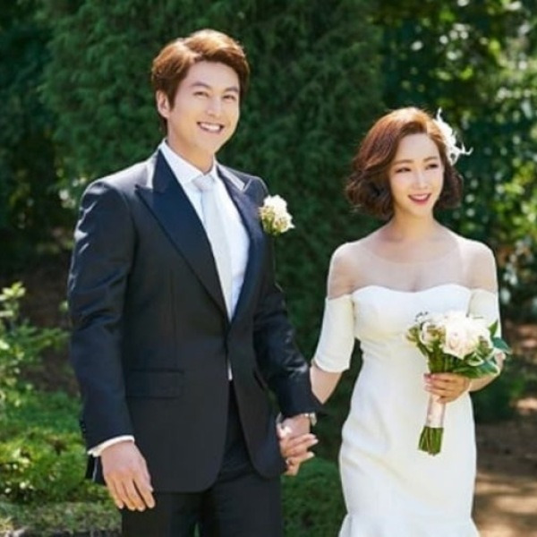 시댁 반대에도 12살 연상 남편에게 먼저 프러포즈하고 거절당했는데 결혼한 탑여배우