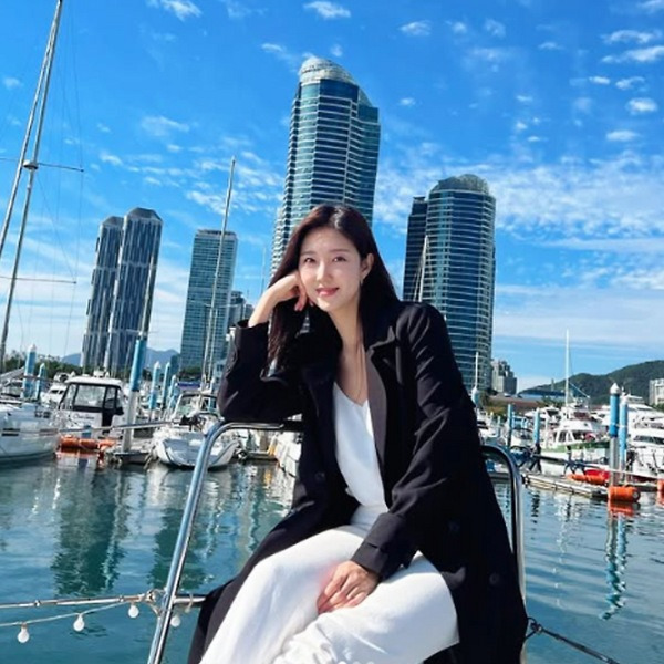 아이돌로 세 번이나 데뷔했지만 실패… 결국 배우로 전향해 대박 난 그녀, 누구야?