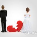 [결혼과 이혼] 이혼소송 급증하는 '이 나라'…이유는 외도와 양육 갈등