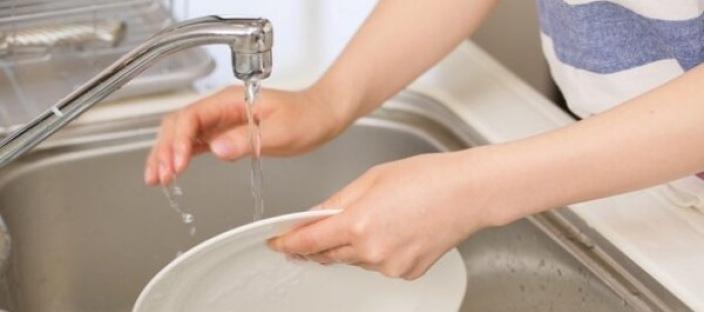 설거지 후 "이것" 하나면 싱크대 악취가 싹 사라집니다 이미지