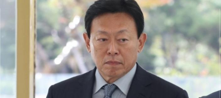 "신동빈 회장 칼 빼들었다" 대충 일하는 직원 초비상 이미지