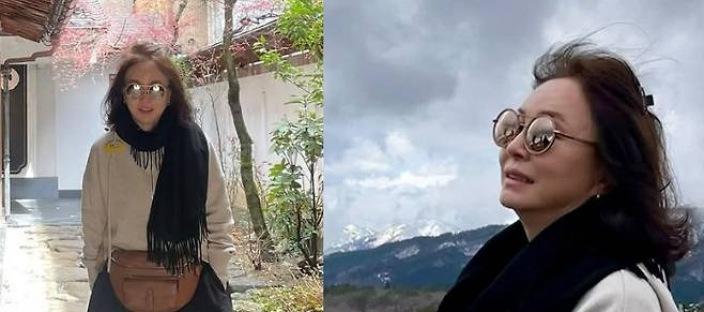 5살 연하 음악감독❤️ 결혼 27년차... 65세 여배우, 우아한 일본 여행룩 이미지