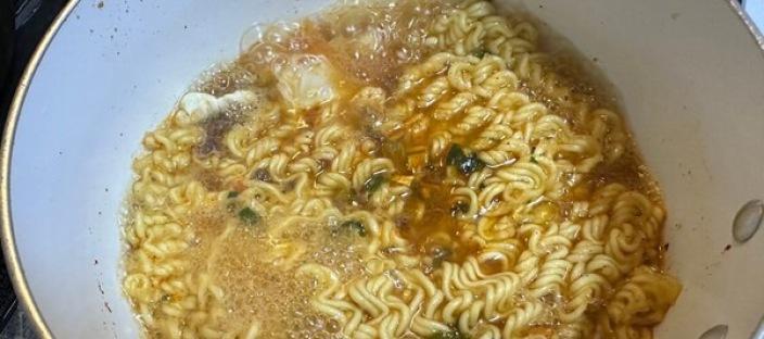 라면에 계란 대신 이거 팍팍 넣어보세요, 더 맛있는 보양식 됩니다 이미지