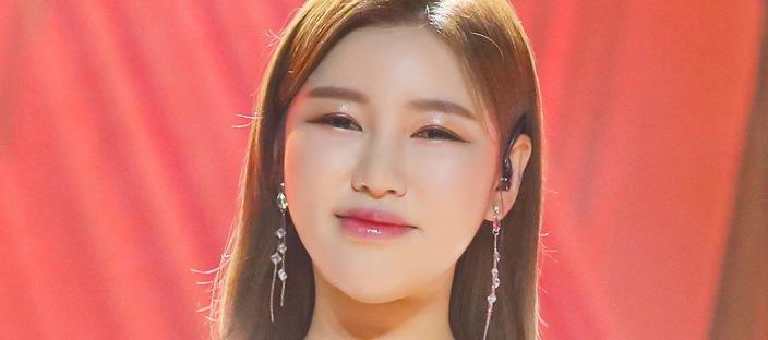 “연 40억 벌고도 마이너스 통장 쓴다?”…송가인의 충격 고백 이미지