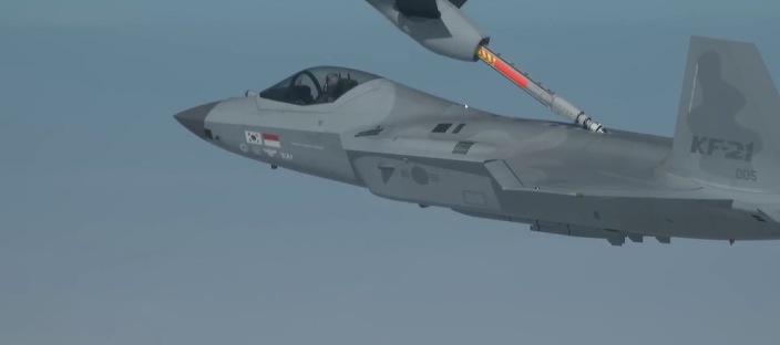 한국 KF-21 전투기 대박! 혀를 내두르는 KC-330 시그너스 공중급유 능력 이미지