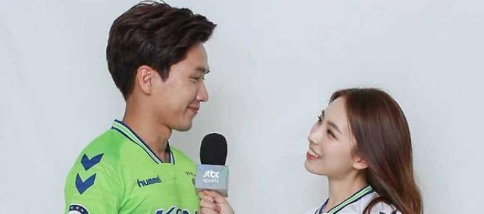 인터뷰하다가 눈 맞아서... 결혼까지 해 버린 아나운서와 축구선수 ♥ 이미지
