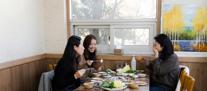 4050 넘어 쓰면 수준 낮아 보이는 말투2위 자식 자랑, 1위는? 이미지