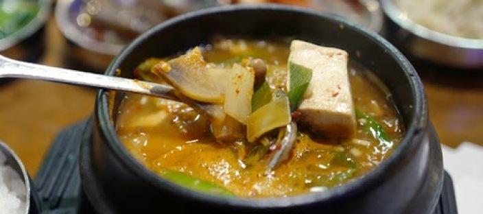 된장찌개에 "이 재료" 넣는 순간 수명이 5년 줄어듭니다 이미지