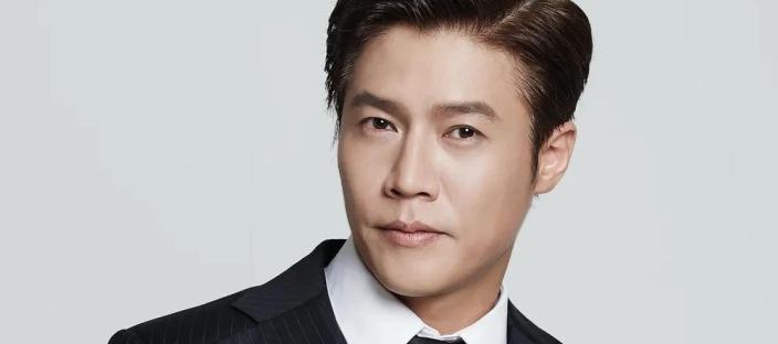 첫사랑과 이혼하고 55층 유리창 청소하며 아들 둘 키워낸 배우 이미지