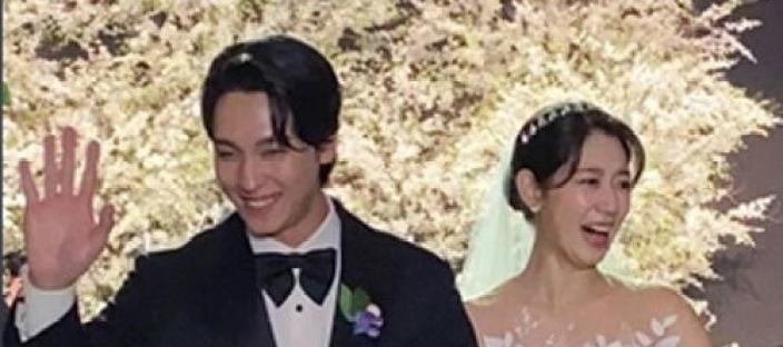 한류 여신과 혼전임신+결혼으로 팬들을 멘붕시킨 남자 배우의 정체 이미지