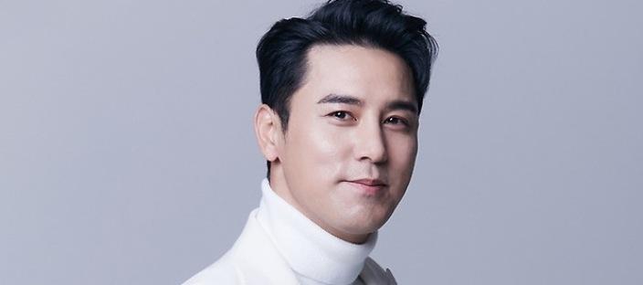 트로트 가수로 돈을 엄청 벌고나서 "재테크로 수백억을 더 벌었다는" 남자 가수 이미지