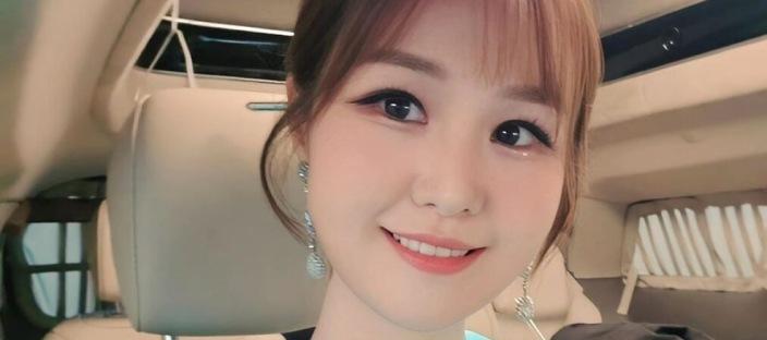 의대 졸업했는데 의사 포기하고 트로트 대박난 여가수 이미지