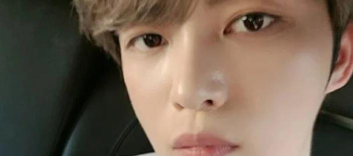 재산이 무려 1조가 넘는데 "계좌를 전부 해킹 당해서" 거지 되기 직전인 가수 이미지