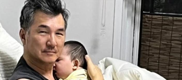 3번째 결혼 60대에 쌍둥이 아빠 됐다! 야인시대 문영철 유명 배우 장세진의 충격 근황 이미지