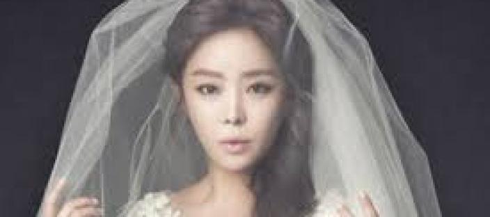 결혼반지도 없이 시작된 결혼, 10년 뒤 “쇼윈도 부부입니다” 충격 고백한 걸크러쉬 여가수 이미지