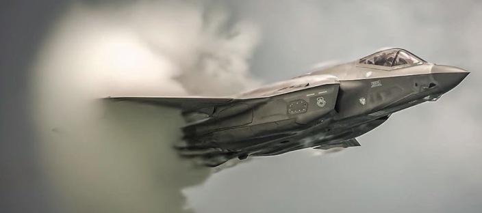 중국 J-10C에 라팔 잃은 인도, 5세대 스텔스전투기 F-35, Su-57도입 긴급 추진 이미지