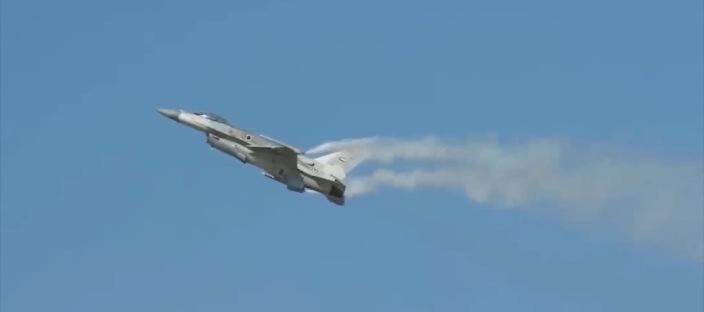 러시아 S-400 방공미사일 발사! 우크라이나 26세 파일럿과 F-16 전투기 격추! 이미지
