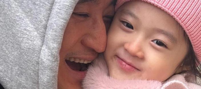 소주 15병 마시던 연예계 대표 주당이 54살에 늦둥이 딸 얻고 한번에 술 끊었다는 배우 이미지