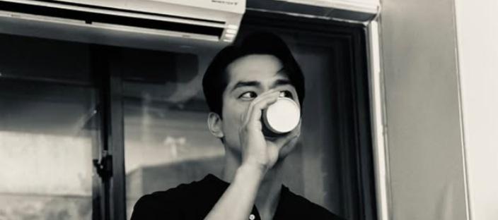 사생아 논란에 부모 사진 공개했는데, 아빠가 너무 잘생겨 난리난 연예인 이미지