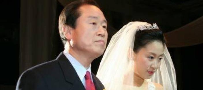 전설의 MC라 불리는 아버지의 10년지기 술 친구와 결혼하게 된 아나운서의 사연 이미지