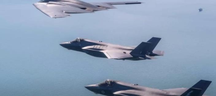 분노한 미국 핵무기 사용 작정했다?! F-22, B-2, F-35 스텔스기 편대 총출동! 이미지