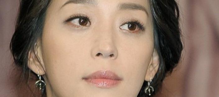 거동 불편한 시아버지 병간호 때문에 배우 활동 중단 선언한 효녀 여배우 이미지