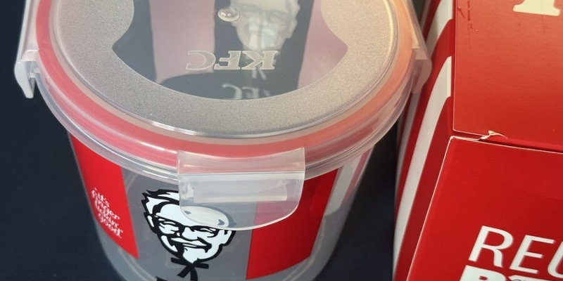 KFC 재사용 양동이 한정판 저도 주문해봤습니다. | 키덜트 라이프