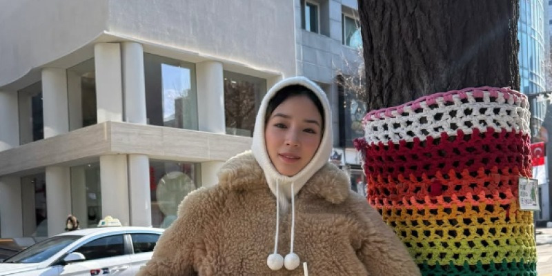 ‘꾸안꾸 패션’ 퍼재킷에 청바지...편하지만 따뜻하게 | 이포커스