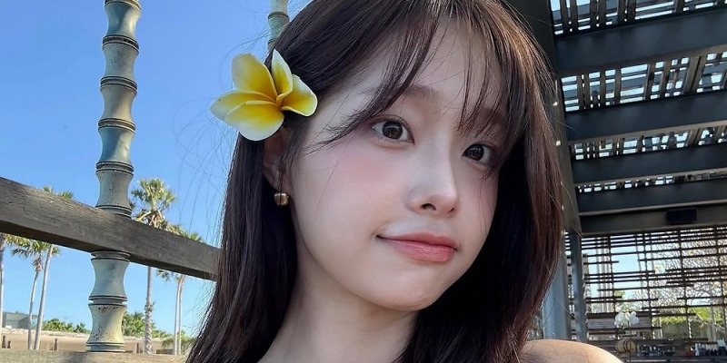 츄, 발리서 ‘꽃 비주얼’ 피었네? | FashionNavi