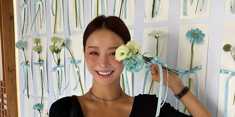 임블리 임지현, 바디수트 하나로 여름을 점령하는 법 | K스타패션