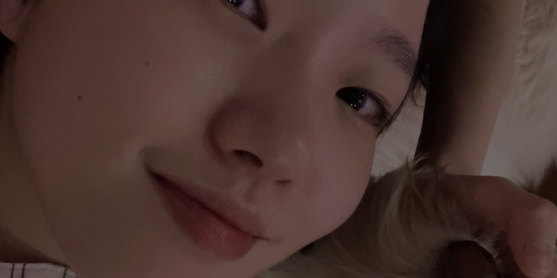 김고은, 반려견 ‘월이’ 떠나보냈다…불치병 유기견 입양 후 4년 동행 - 콘텐츠뷰