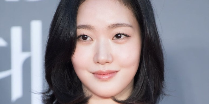 "작년엔 코디가 아쉬웠는데…" 단발컷 하나로 분위기 뒤집은 김고은, 화제 이유 - 콘텐츠뷰