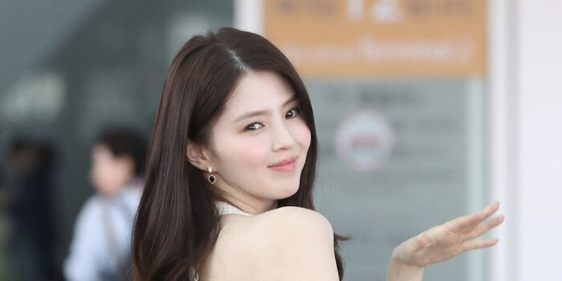 한소희 공항룩 보자마자 저장, 뒤태까지 예쁜 여름 코디 - 콘텐츠뷰