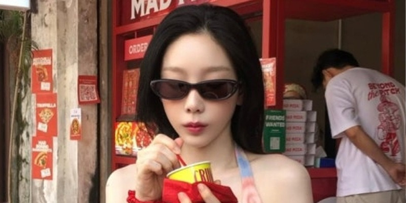 "재산 100억 넘는다는데 반전" 20만원대 가방 든 스타 여행룩 화제 - 콘텐츠뷰